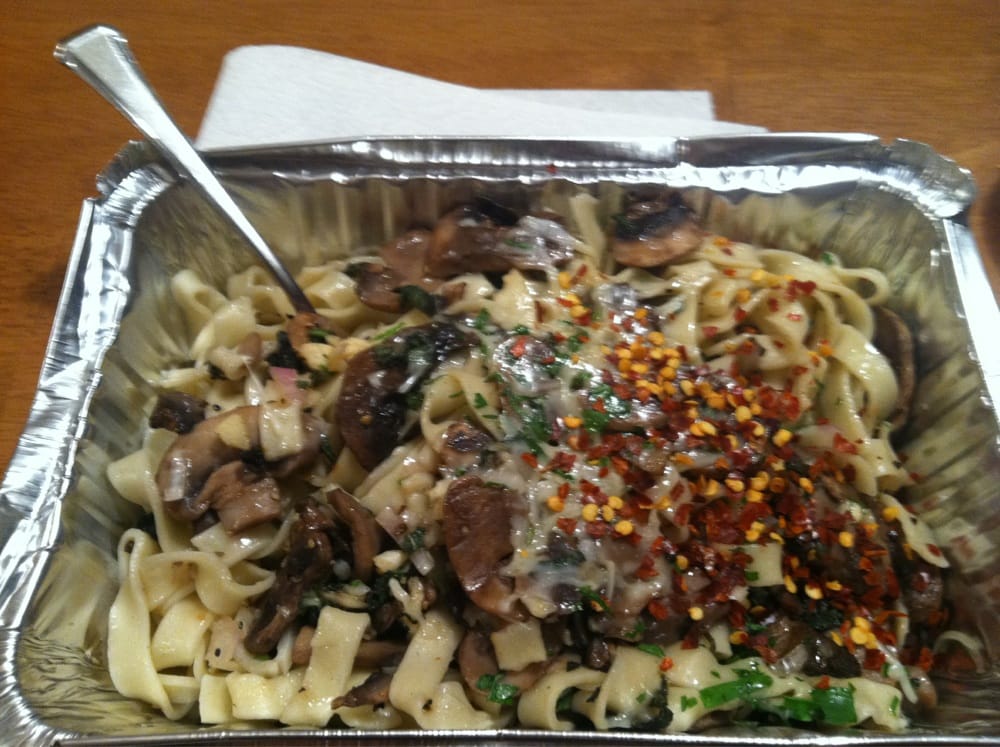 Order Fettucine food online from Maxwell's store, Park City on bringmethat.com